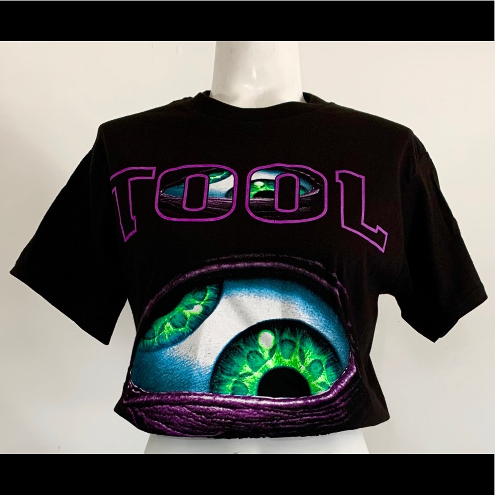 Tool band crop top